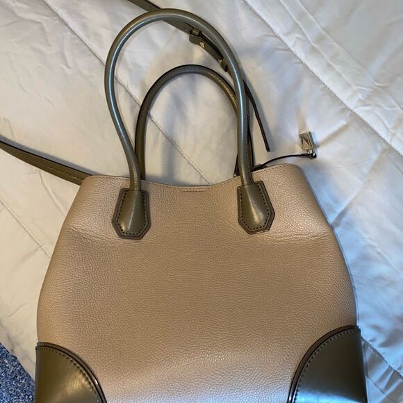 MICHAEL KORS
Mercer Gallery Medium Color Block Pebbled Leather Satchel - Picture 14 of 15